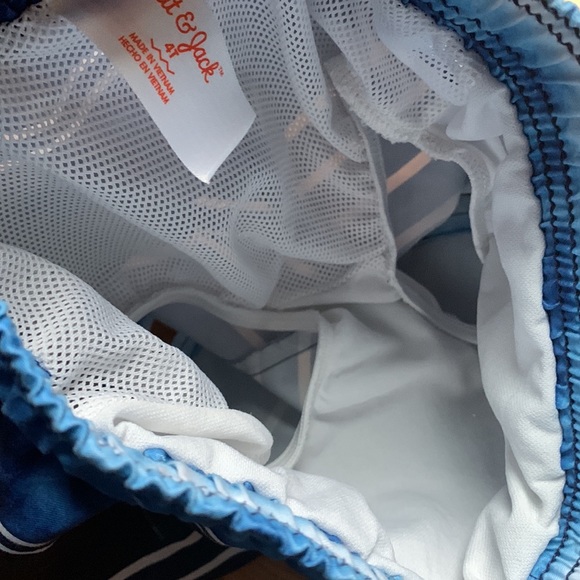 3/$10 - Cat & Jack Boys Swim Trunks 4T - Picture 4 of 4